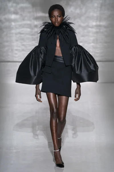 Look 11